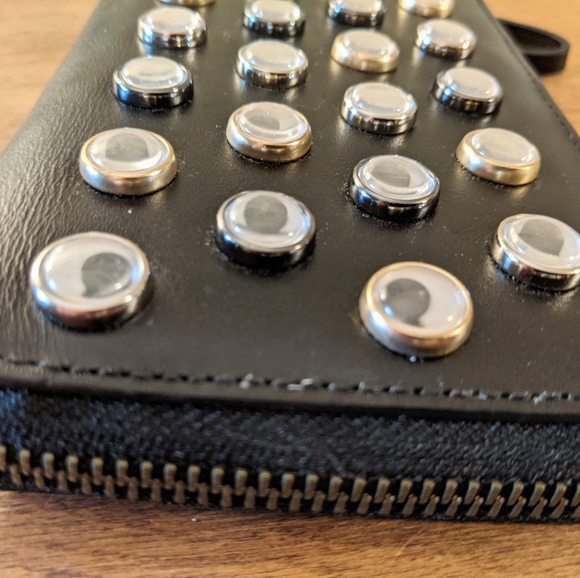 Marc Jacobs Disney Alice in Wonderland Wristlet - Picture 4 of 16